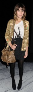 Alexa Chung Alexa Chung, the UK "It" girl, with her Mulberry "It" handbag. Photo from Daily Mail.